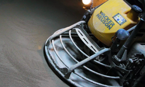 Полусухая стяжка пола: особые технологии способов укладки, плюсы и минусы