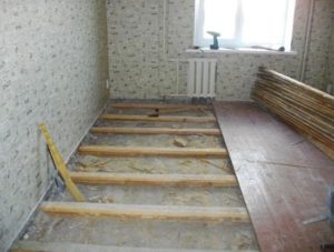 На железобетонных плитах перекрытий старых построек