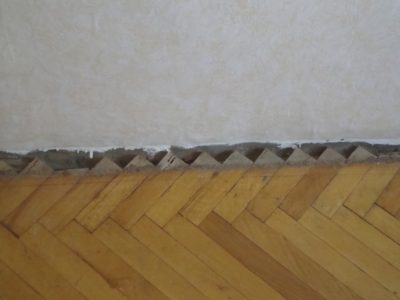Демонтаж плинтусов Удаляем плинтусы